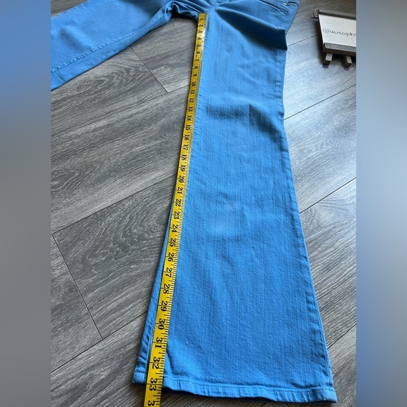 Joe’s jeans stretch flared bell bottom jeans in Malibu. Size 27 - Picture 16 of 16